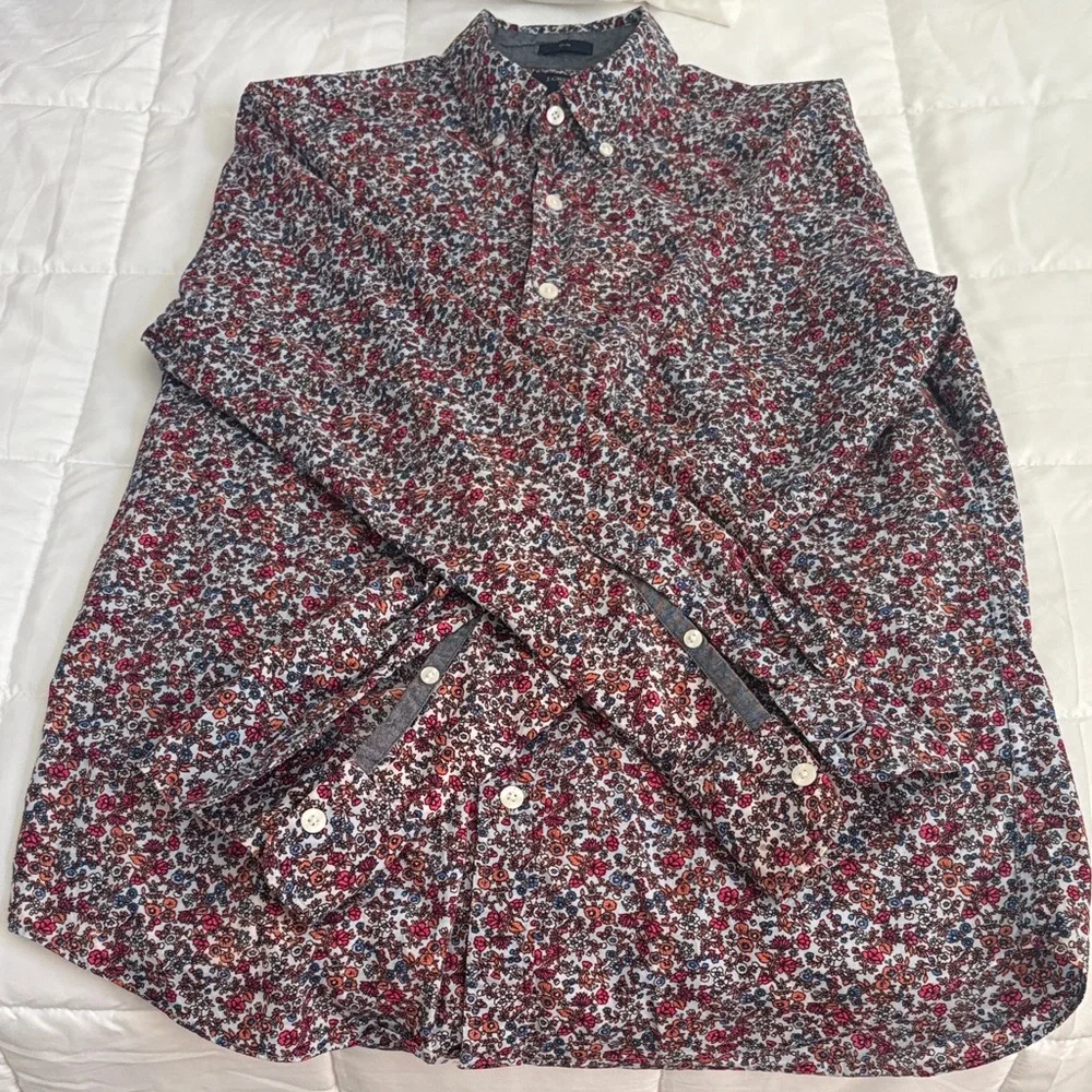 J. Crew‎ Multicolor Floral Shirt button down collar front pocket, long sleeve M